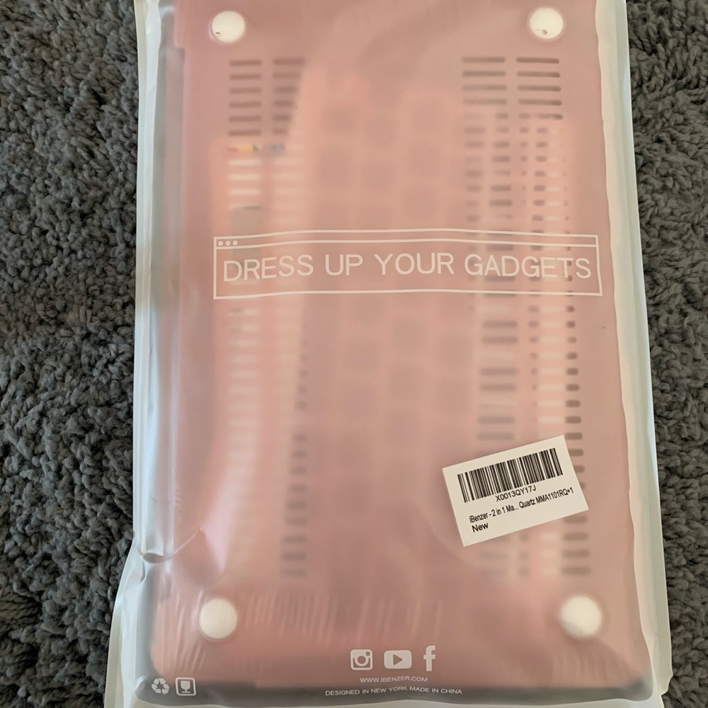 IBENZER MacBook Pro 13' Cover & Screen Protector